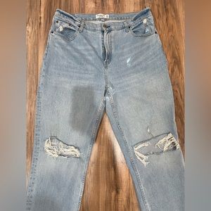 Abercrombie and Fitch Curve Love Ultra High Rise 90’s Straight Jean 33 Short